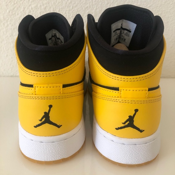 Air Jordan 1 Mid New Love 2017 - Picture 10 of 15